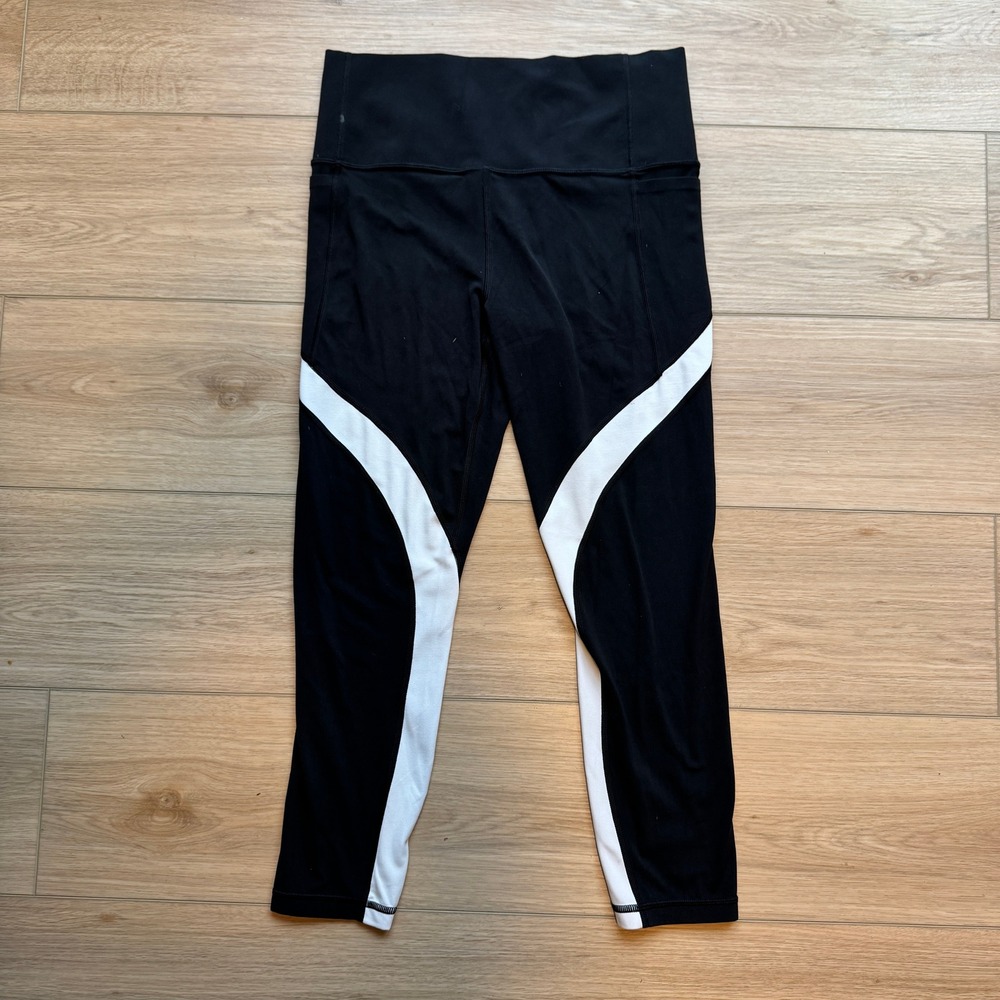 Athleta Salutation Stash Pocket 7/8 Tight Black White Colorblock Leggings Medium